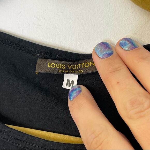 LOUIS VUITTON Uniformes Black Crewneck Short Sleeve 100% Cotton Top Size Medium - Picture 2 of 5